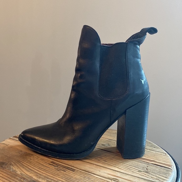 Windsor Smith - black heeled booties - Picture 1 of 6